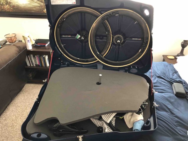 My Giant TCR inside my BikeBoxAlan case with additional included foam pad to separate the wheels from the frame inside the case Giant TCR inside BikeBoxAlan case step 3 with included foam padding on top