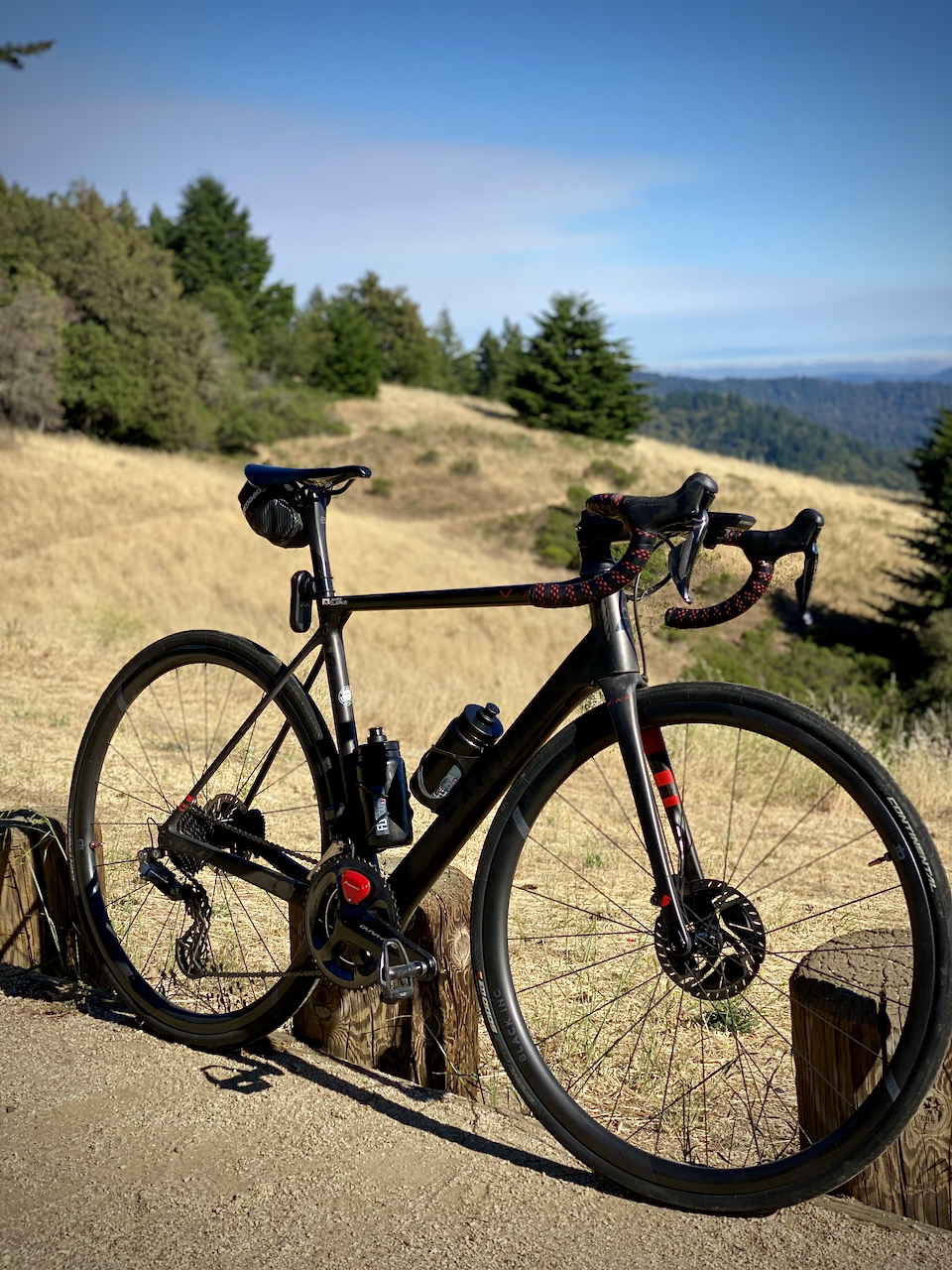 Portrait of a Factor O2 VAM bike at the Sempervirens viewpoint
