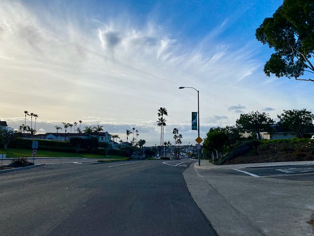 View out over the ocean in Dana Point from Golden Lantern street