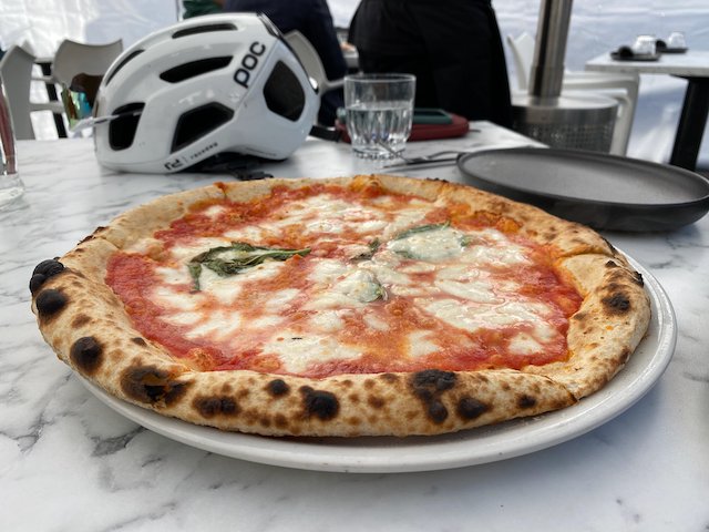 A Margherita pizza at Terun in Palo Alto