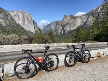 We didn't want to leave! Factor O2 VAM and Cannondale Synapse bikes at Tunnel View overlooking Yosemite Valley in Yosemite National Park.