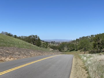 The climb up here from Cass Winery snaked through a small, grassy canyon that was weirdly enjoyable. Viewpoint at the top of a hill behind Cass Winery in Paso Robles, California