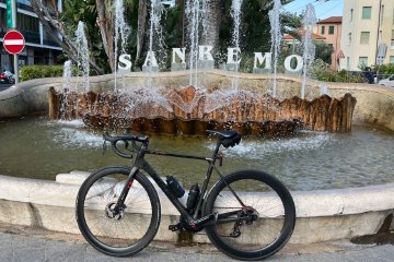 Living La Dolce Vita on Cipressa and Poggio