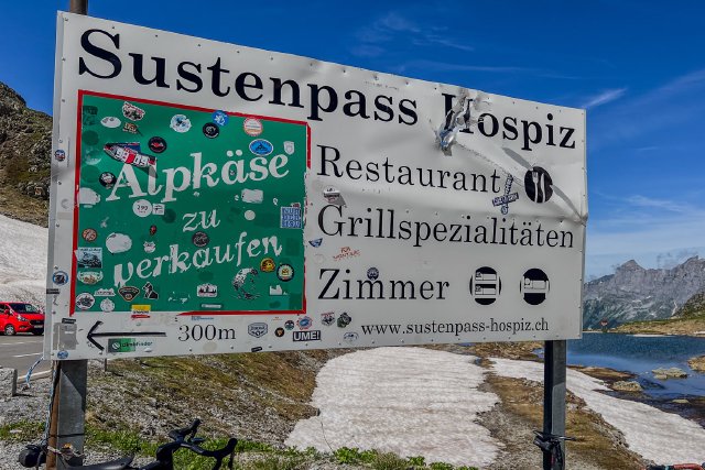 Sign at the top of the Sustenpass in July 2024