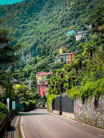 Some amazing houses the closer I got to Como Houses along the frontage road on the west side of Lake Como, Italy