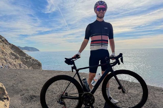 Cyclist posing with Factor O2 VAM bicycle at Point Magu near Malibu, CA